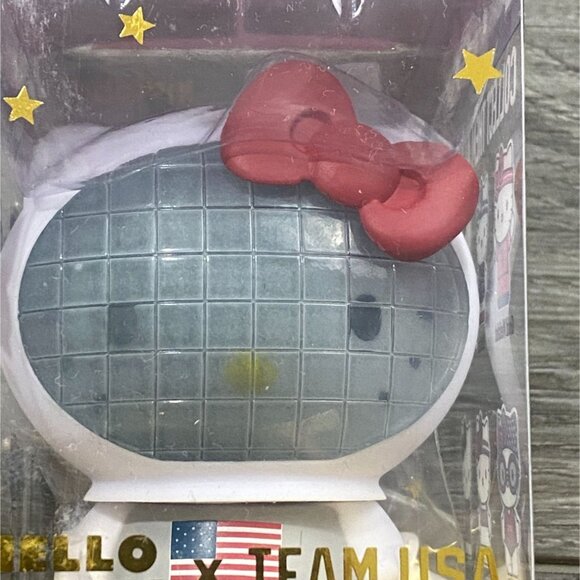 Hello Kitty X Team USA Vinyl 3" Mini Figure-Kid Robot-Fencing-NEW - Picture 2 of 6